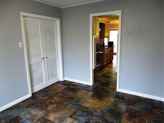 2nd image of 2716 Saint Francis St