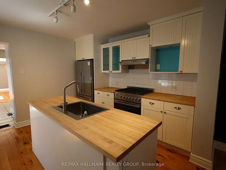 21 Electric St — Photo 4
