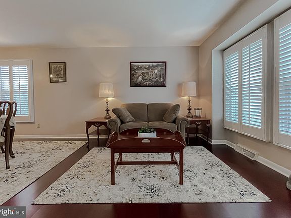 4th image of 25464 Allston Ln