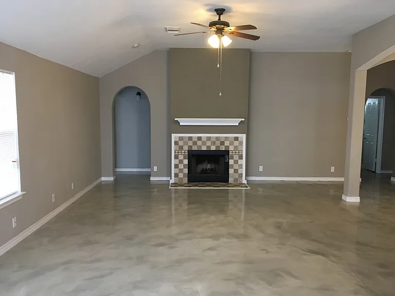 824 Cross Branch Dr — Photo 4