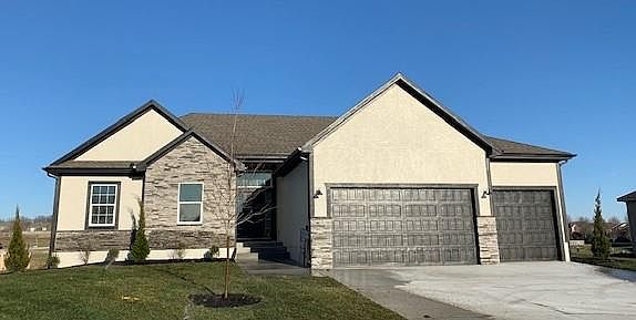 1st image of 1805 NE Pallisade Ct