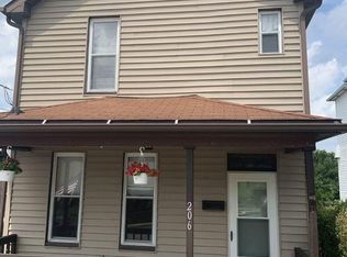 206 Lowell St, Vandergrift, PA 15690