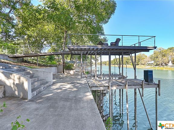 3rd image of 125 Hideaway Ln