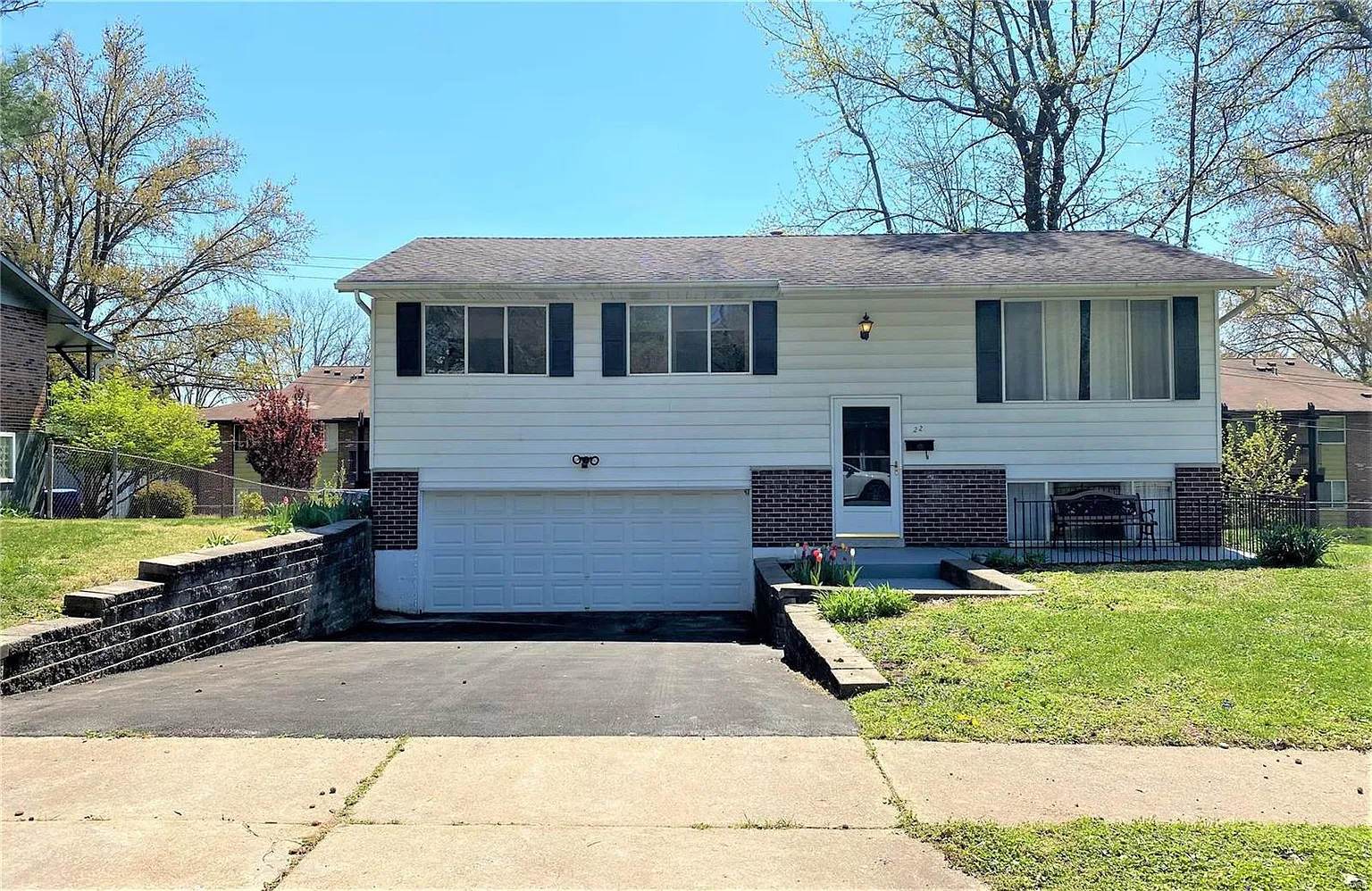 22 Gray Brooke Ln photo 1