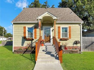 628 W 26th St, Higginsville, MO 64037