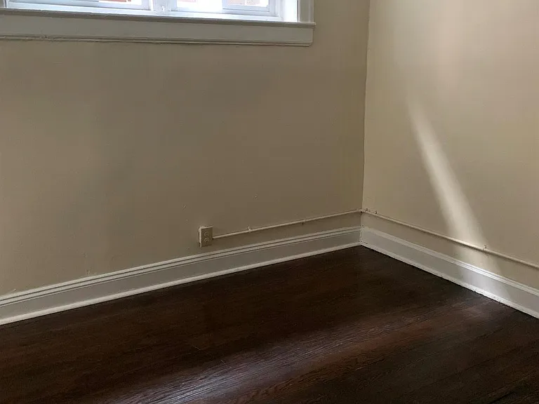 Arts and Crafts Apartments — Photo 6