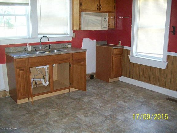 53 Green St after trash out 005