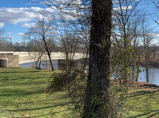 67 Canal St FLOOR 2, Raritan, NJ 08869