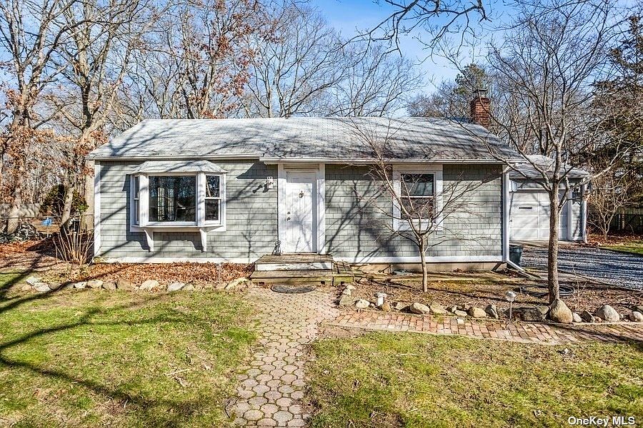 6 Pinelawn Avenue Shirley NY 11967 Zillow