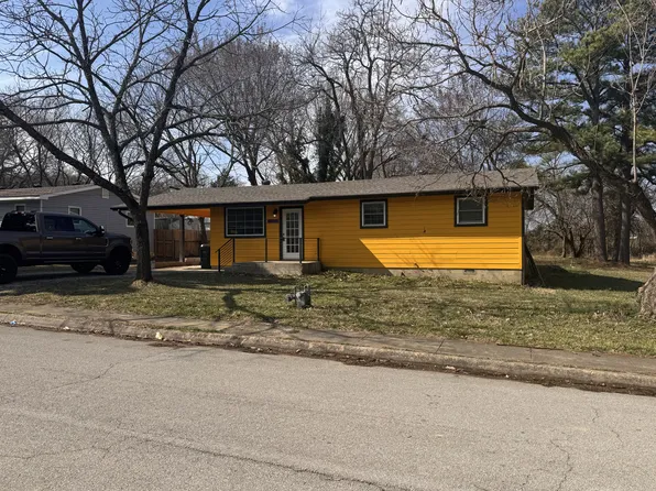 1283 E Farmers Dr, Fayetteville, AR 72701