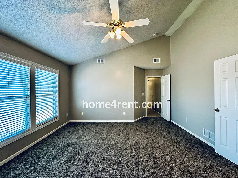 15252 W 158th Ter — Photo 24
