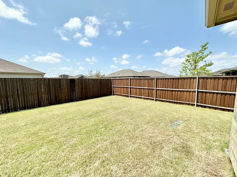 4152 Silverstein St — Photo 15