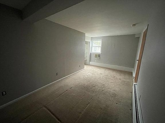 4th image of 57 Marquette Dr