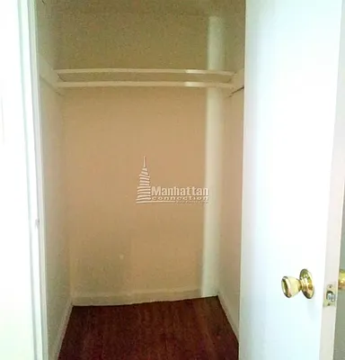 Rented by Manhattan Connection | media 32