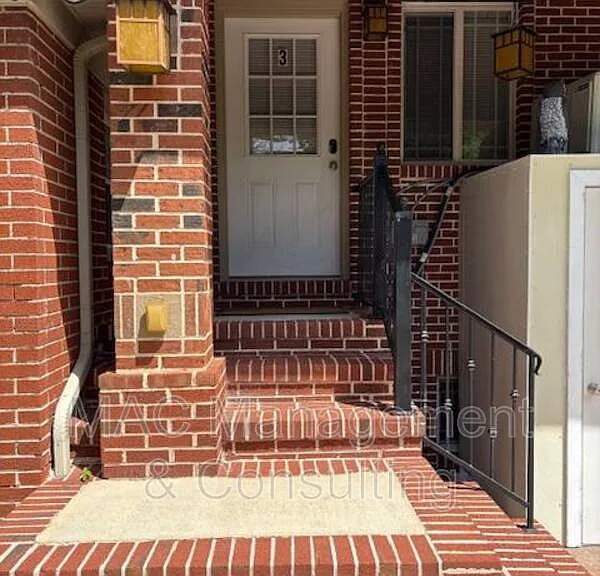 335 N Peachtree Ave #3 — Photo 9