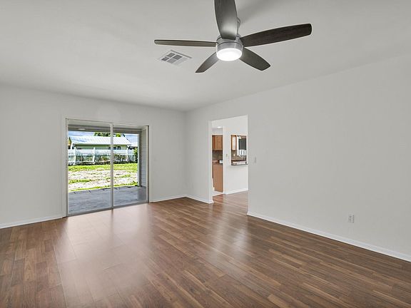 4th image of 434 SE Langfield Avenue