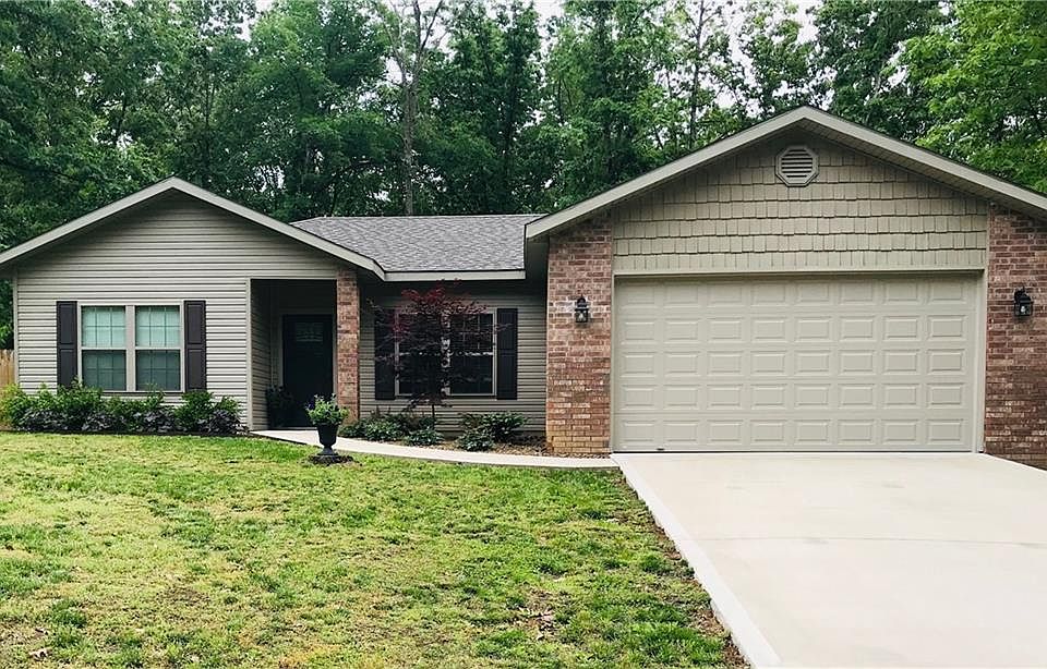 1st image of 27 Overton Dr