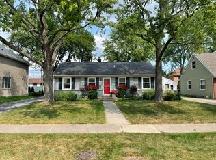 7048 Palma Ln, Morton Grove, IL 60053