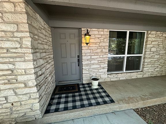 2nd image of 1006 N Bend Dr