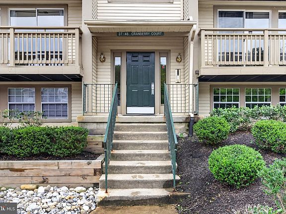 2nd image of 48 Cranberry Ct