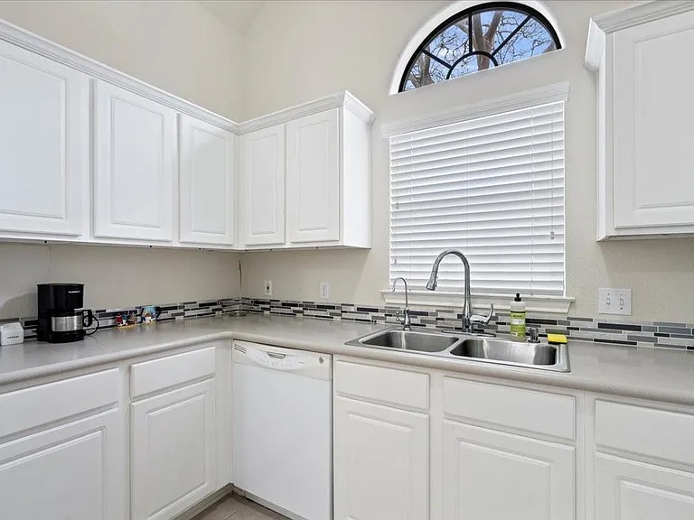 2338 Bermuda Shores Dr — Photo 8