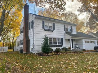 164 Maple Hill Rd, Huntington, NY 11743