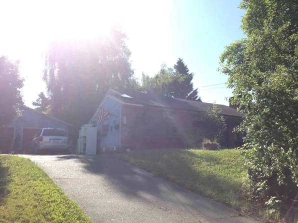 9004 1st Ave NE, Seattle, WA 98115