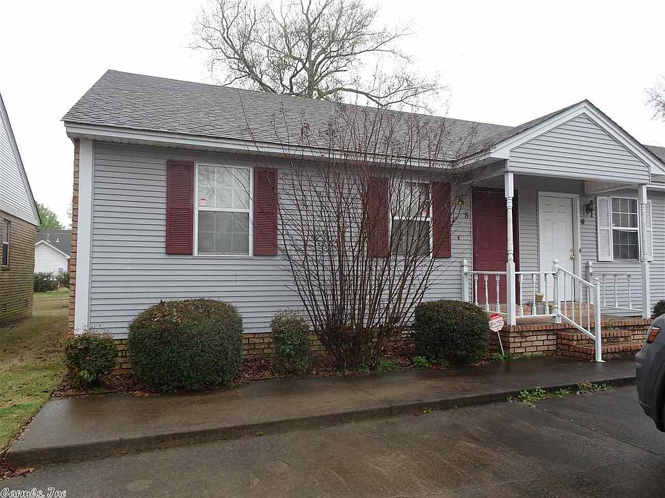 1st image of 2910 E Moore Ave APT 5