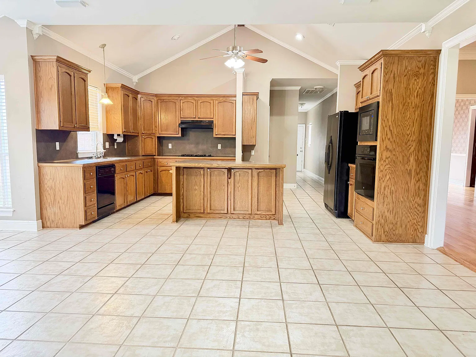 rf 3752 Westervelt Avenue - 1 — Photo 4