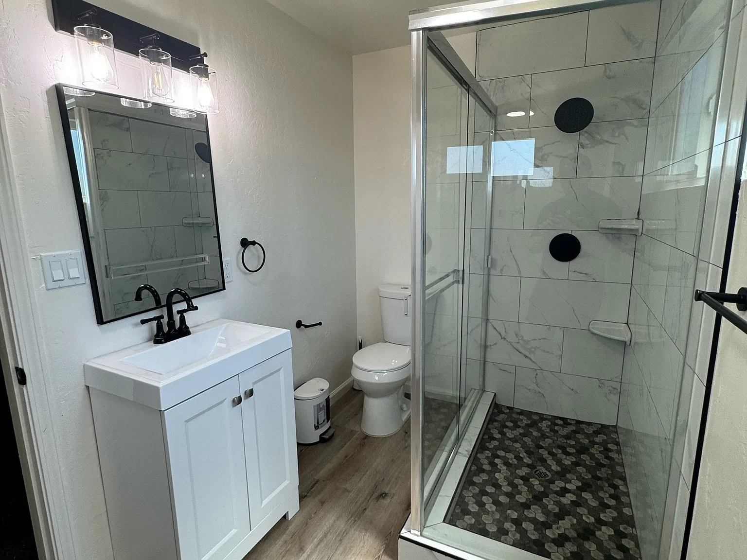1104 Lincolnwood Circle - 1 — Photo 4