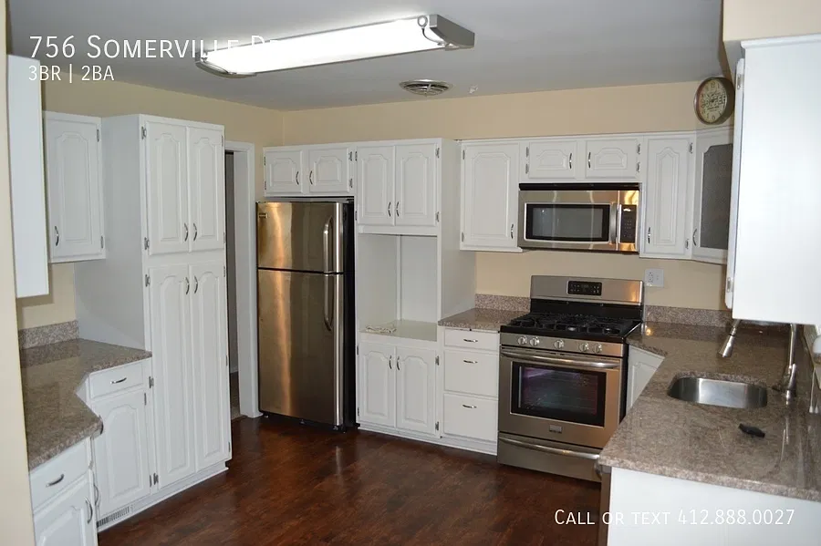 Beautifully 3 Bedroom in Upper St. Clair — Photo 3