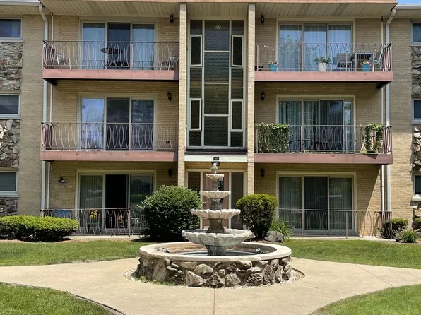 6875 N Northwest Hwy APT 2C, Chicago, IL 60631