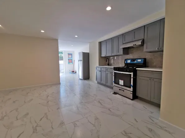 82-17 165th St, Jamaica, NY 11432