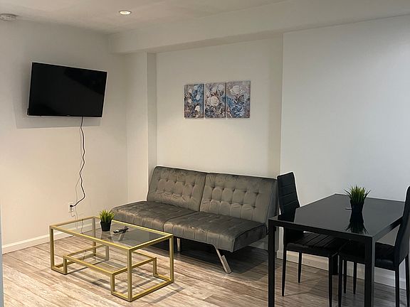 5th image of 521 W 48th St APT 3F