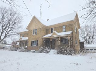 N1674 High St, Manchester, WI 53946