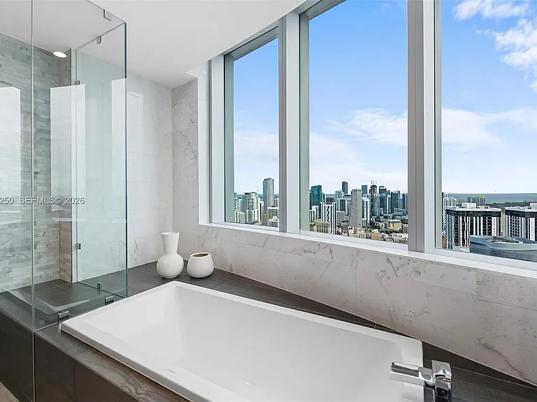851 NE 1st Ave #Penthouse 4912 — Photo 10