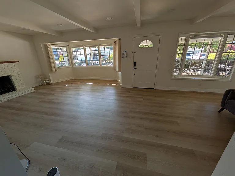 221 Rodonovan Dr — Photo 2