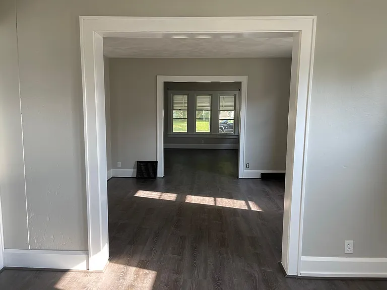 234 E Walnut St — Photo 10