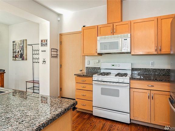 5th image of 18821 144th Ave NE
