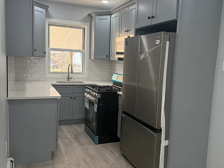 342 Bartlett St — Photo 4
