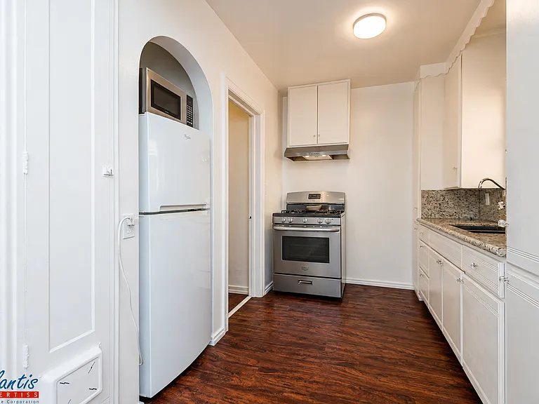 340 S 10th St #1 — Photo 3