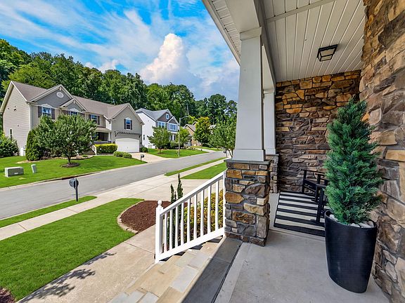 3rd image of 110 Plano Dr