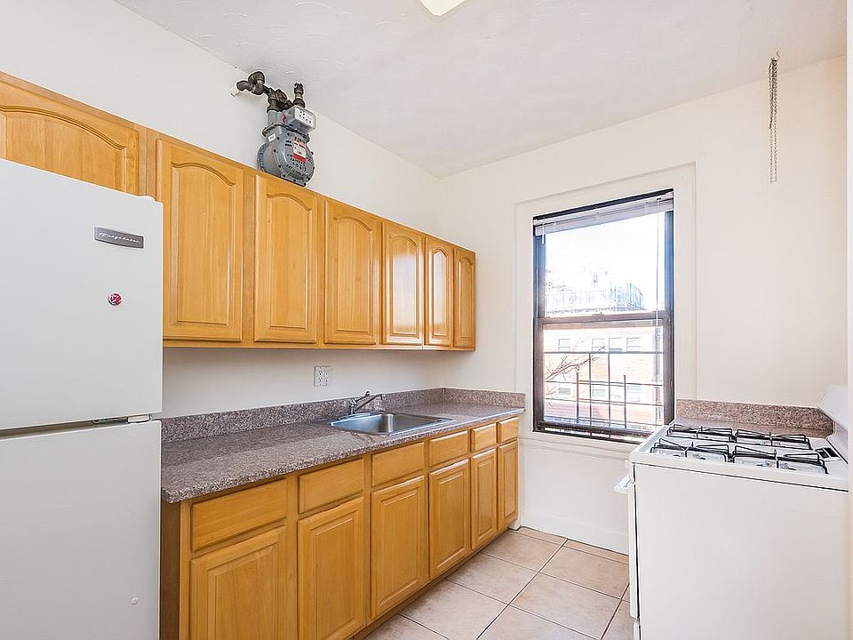 1st image of 21-15 33rd St #3E