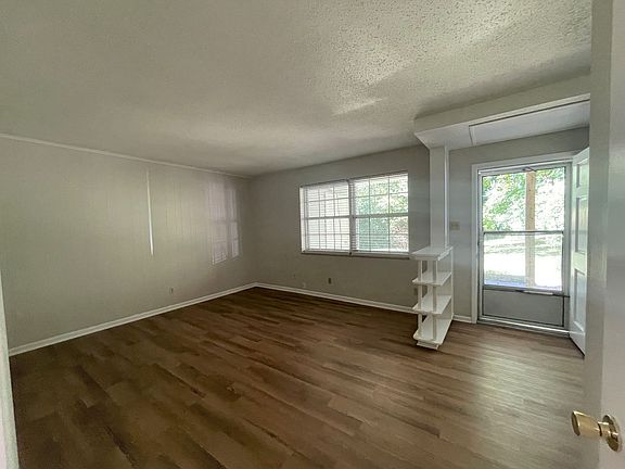 3rd image of 3113 Ginn Dr APT 3