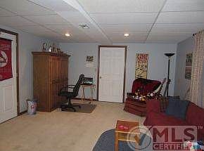 4th image of 3402 Poplar Dr