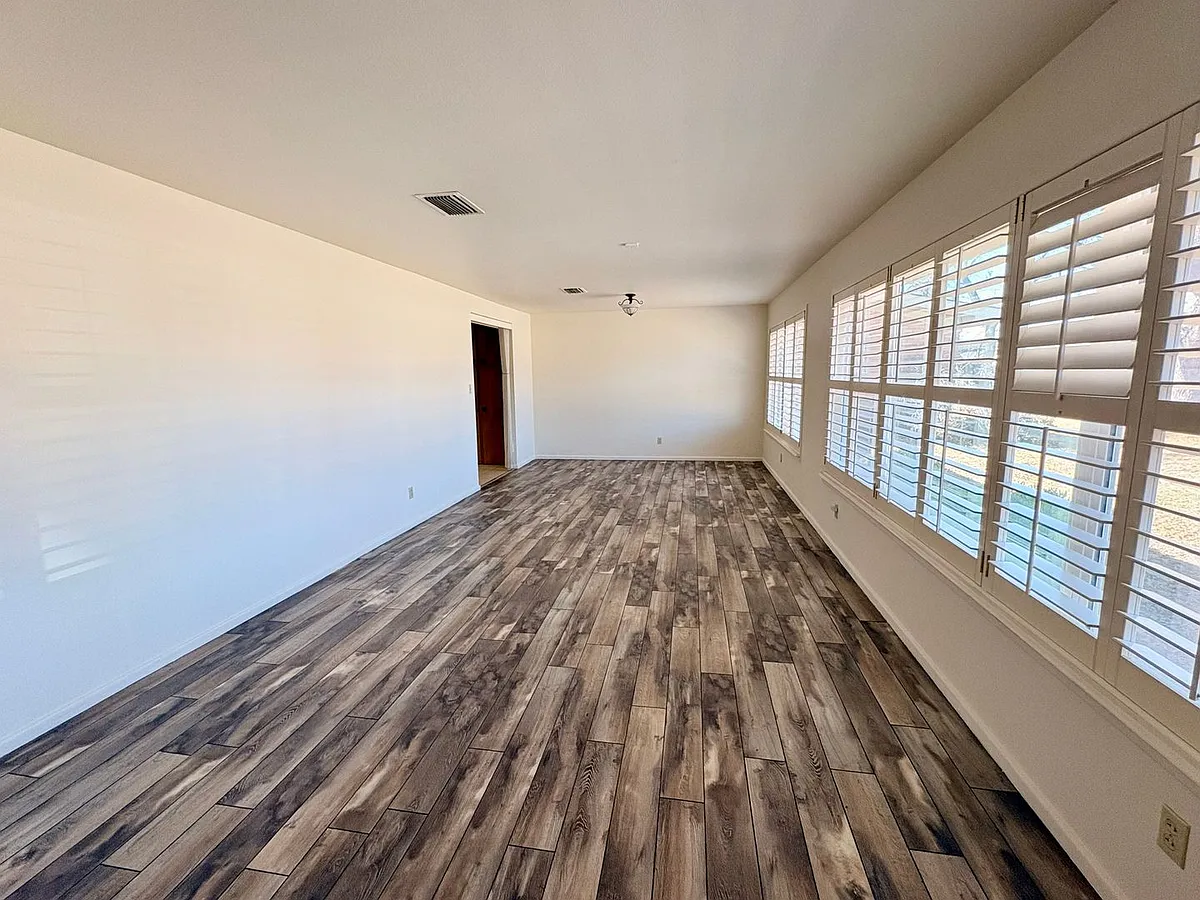 Building Photo - 211 E Alto Dr