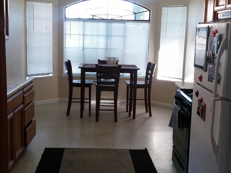 2nd image of 214 High St APT A