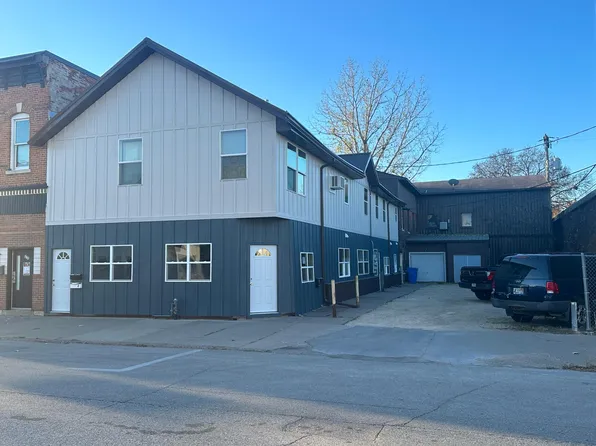 273 E 3rd St #B, Winona, MN 55987