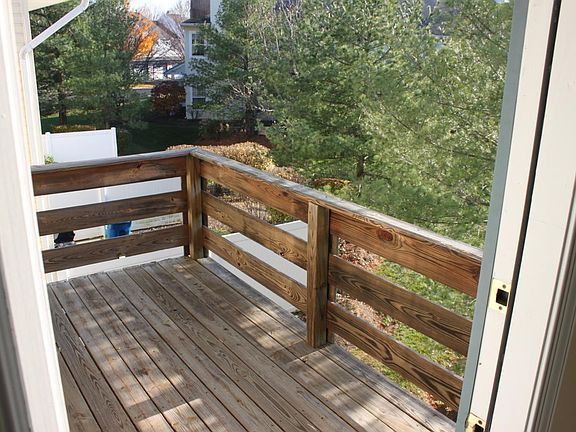 deck overlooking courtyard 