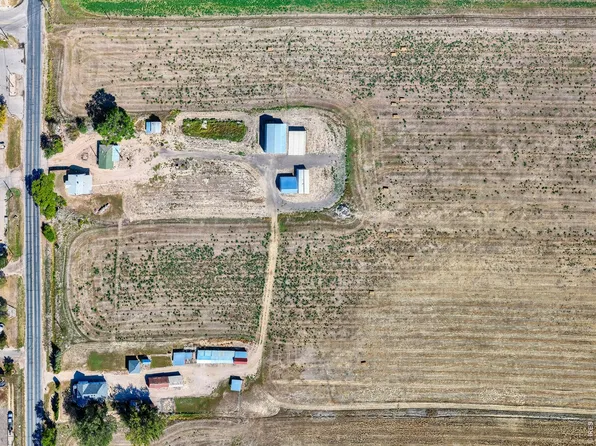 828 1st St, Berthoud, CO 80513